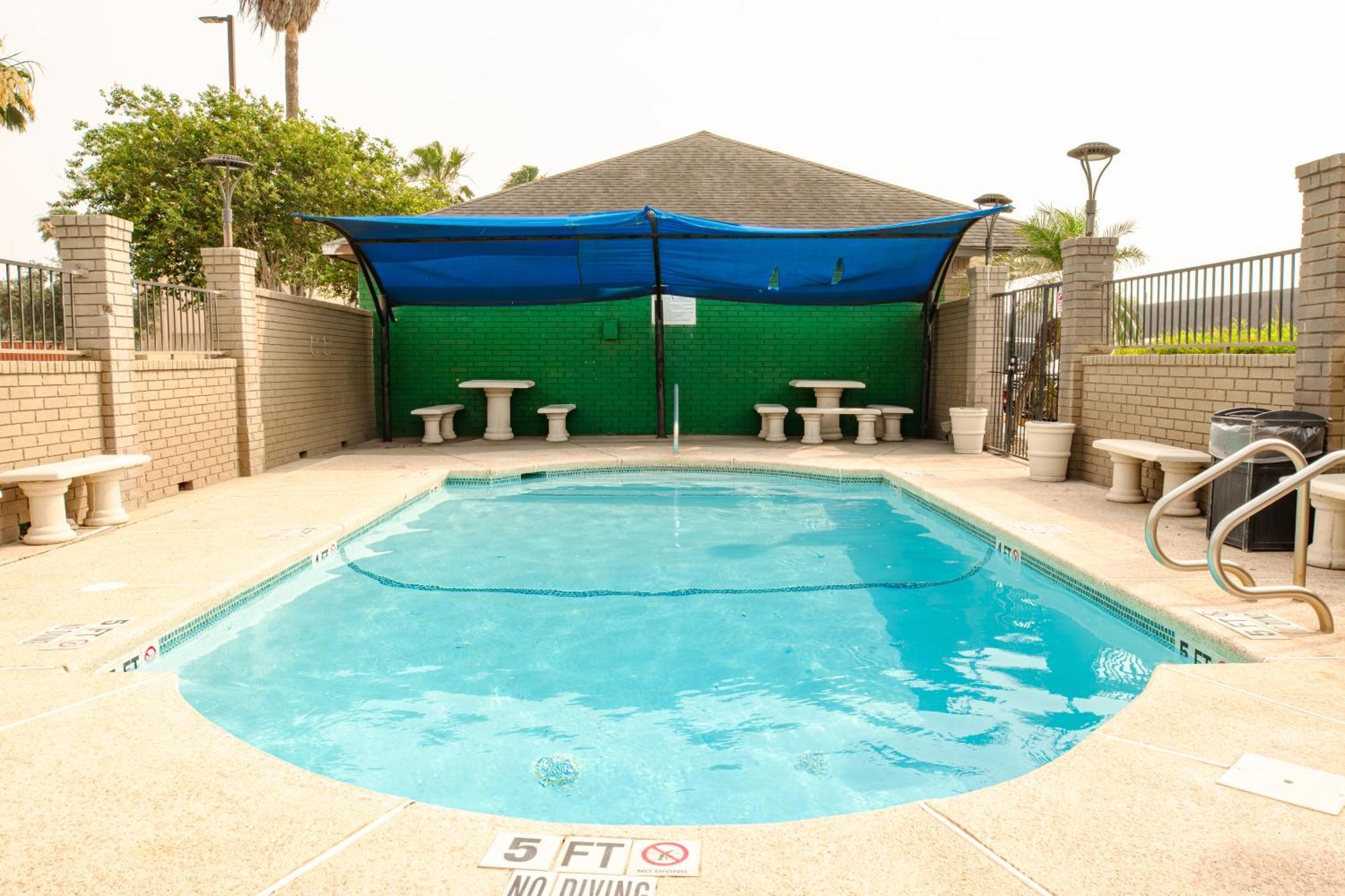 Americas Best Value Inn Harlingen Exterior foto